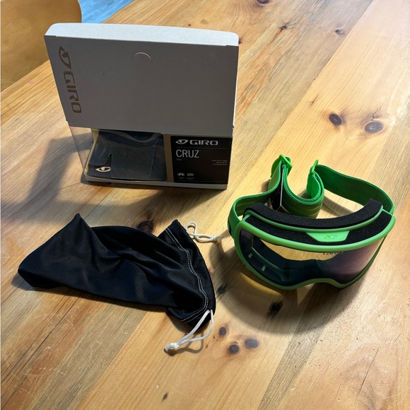 Giro Cruz Bright Green Adult Ski Goggles Expansion View - Picture 7 of 8